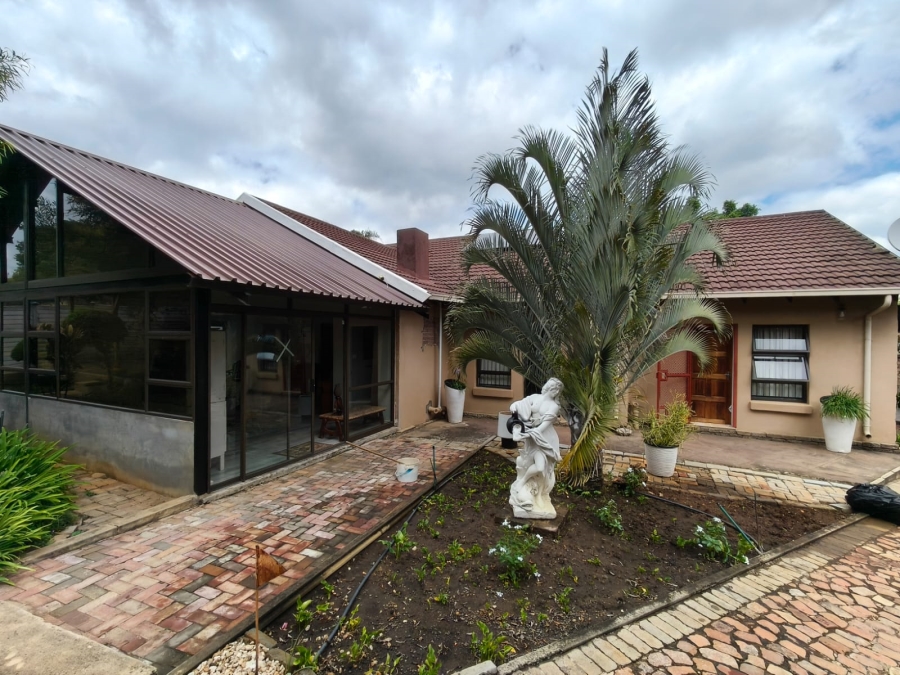 7 Bedroom Property for Sale in Safari Gardens North West